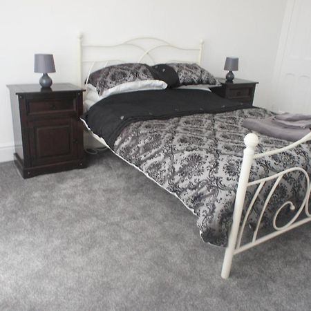 Flat 2 Opposite Travel Lodge Colwyn Bay Exteriör bild