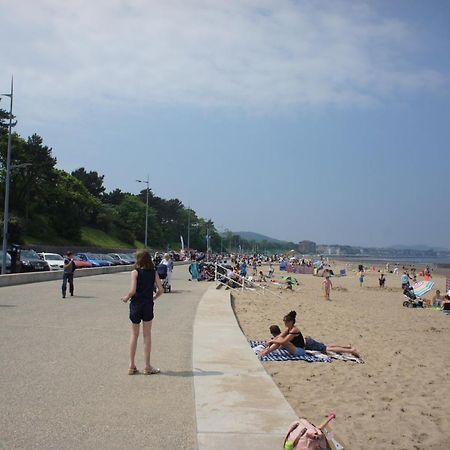 Flat 2 Opposite Travel Lodge Colwyn Bay Exteriör bild