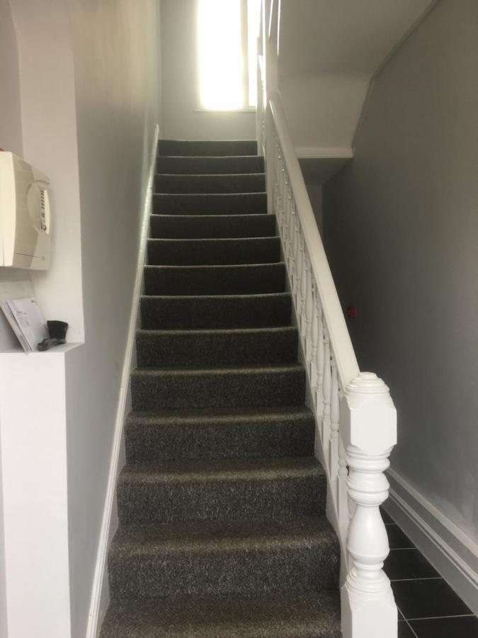 Flat 2 Opposite Travel Lodge Colwyn Bay Exteriör bild