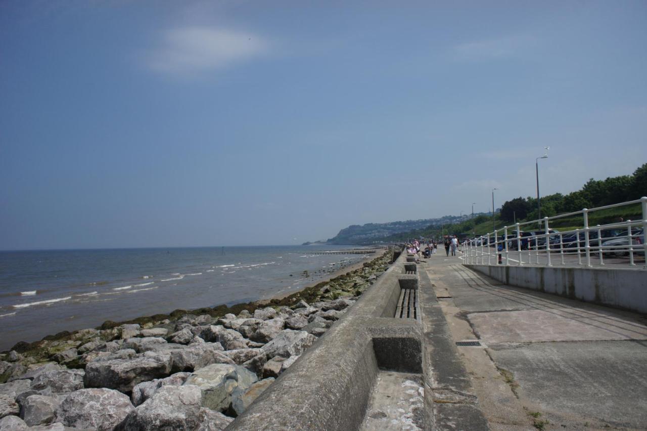 Flat 2 Opposite Travel Lodge Colwyn Bay Exteriör bild